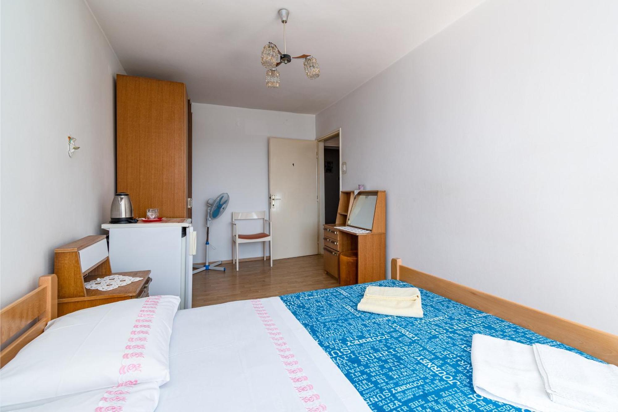 Apartments And Rooms With Parking Space Skrbcici, Krk - 21231 Habitación foto